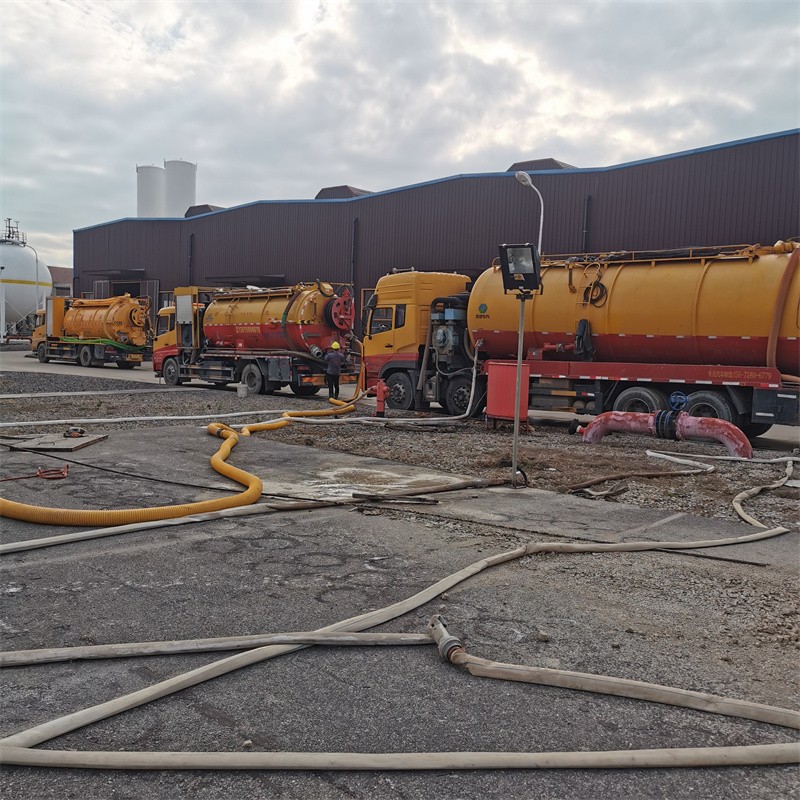 巴里坤污水池清理